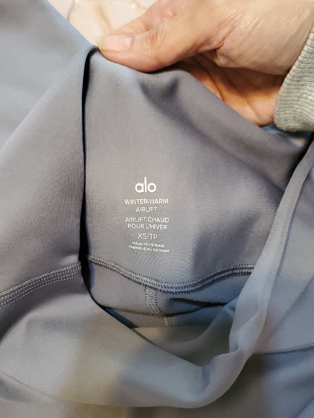 ALO Yoga Airlift Slate Gray Sports Bra and Leggings Set - Picture 7 of 10